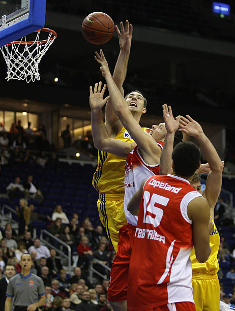 他们近乎完 他们近乎完